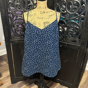 Banana Republic Navy & White Geometric Sleeveless Racerback Tank Top / Shirt.